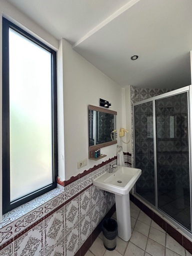 Bathroom 5, hotel europe meidan, Tbilisi