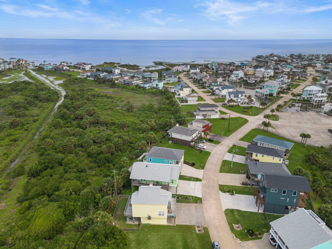 Exterior & Views 2, The Krusty Krab by Ryson Vacation Rentals, Galveston