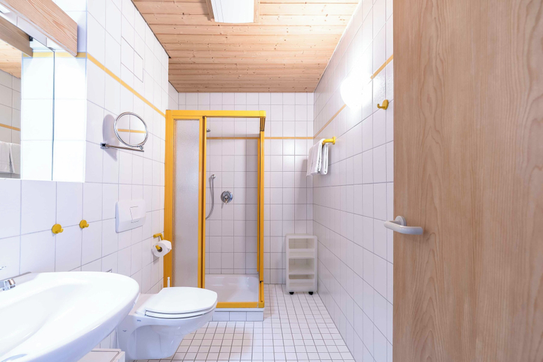 Bathroom, Hotel in den Herrnwiesen, Main-Spessart