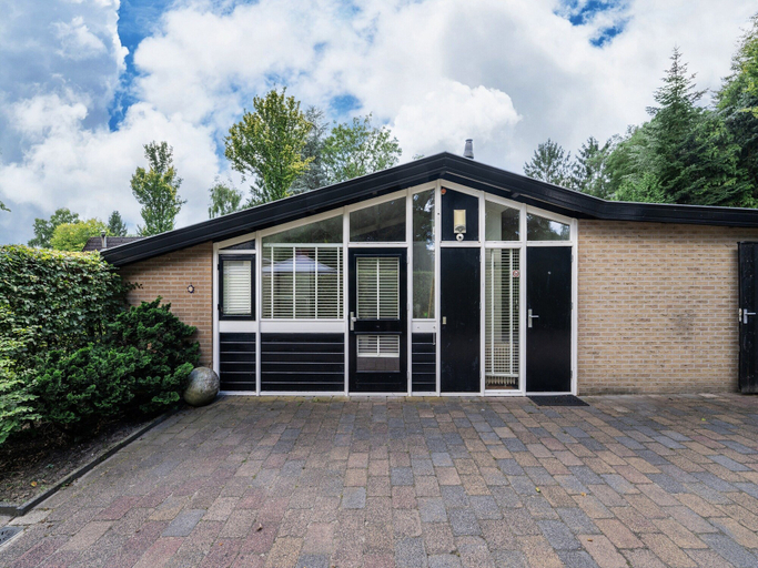 Others 3, Dog-friendly Stay w/ Spa, Barneveld