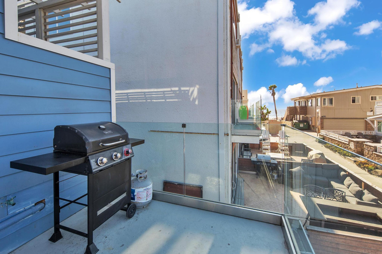Room 5, Rent Mission Beach 3Br Combo Top 2 Units, San Diego