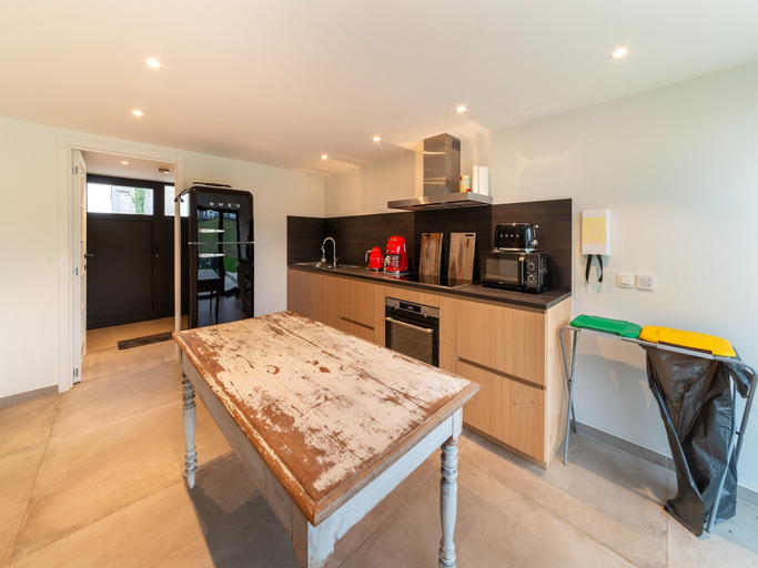 Private kitchen 4, Charming Holiday Home With Garden, Namur
