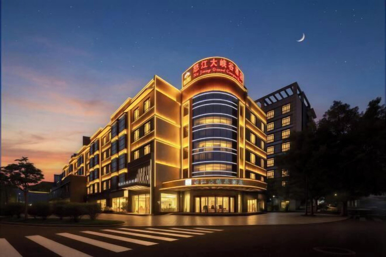 Exterior & Views 2, Fall In Love With Nujiang Grand Canyon Hotel, Nujiang Lisu