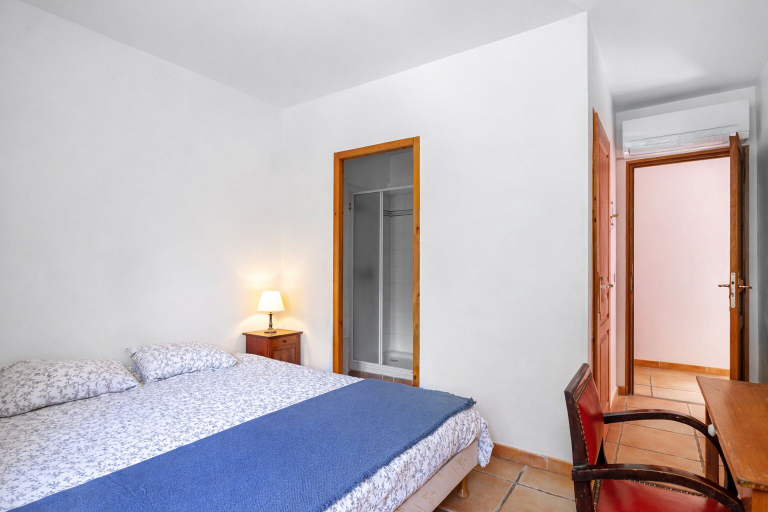 Bedroom 3, Les Chambres de l'Issole, Var