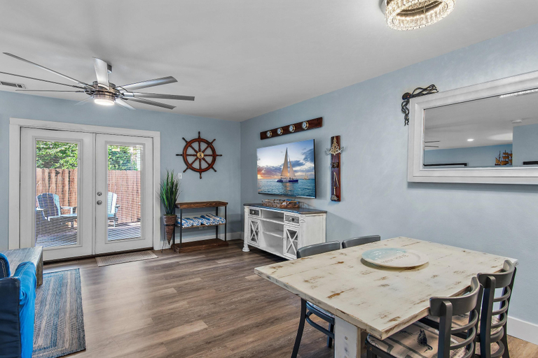 Dining 3, Summer Haven North #11, Walton