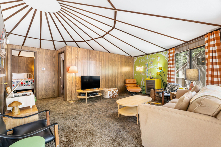 Interior 3, Carousel House, Deschutes