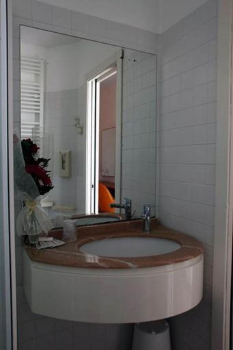 Bathroom 3, Hotel Marebello, Rimini