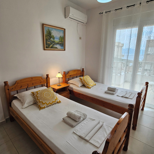 Room 4, Ares Summer Apartments, Sarandës