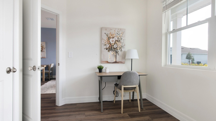 In-room business center, Landing Apartments - Four Corners, Osceola