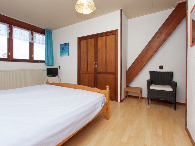 Bedroom 5, Farmhouse in Holwerd Near the Sea, Dongeradeel