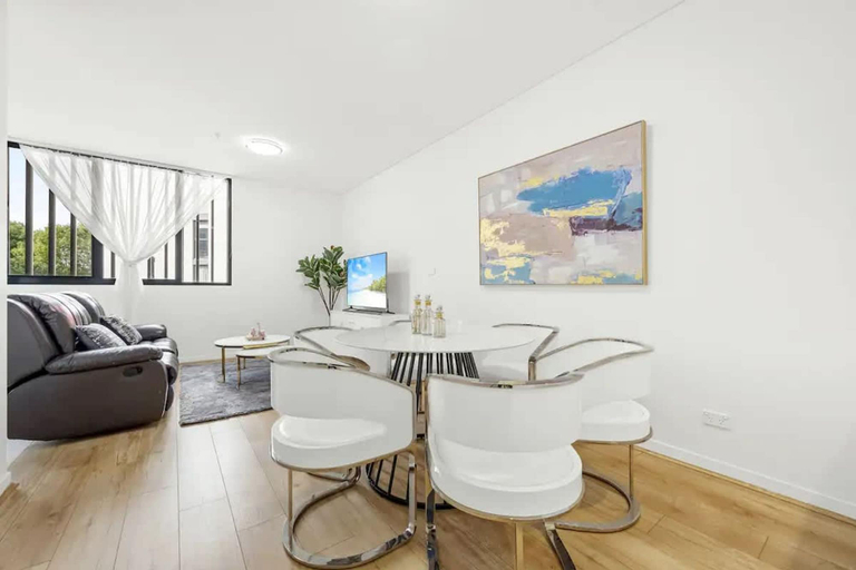 Room 2, Metawise BnB 2BR Near Airport Pool Gym Train, Sydney