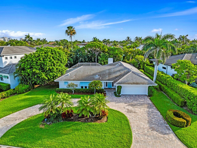 Room 2, Luxury Beach House w Private Beach, Collier