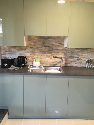 Private kitchen 5, Treetops Apartment 3, Birmingham
