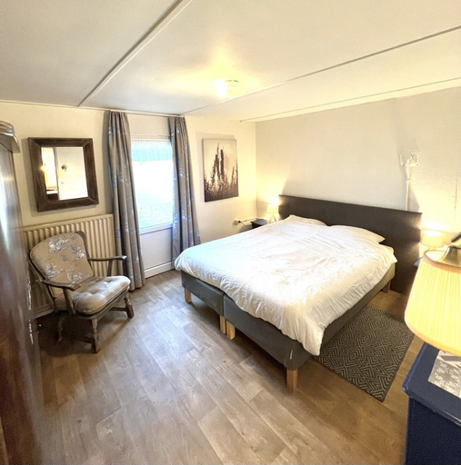 Room 4, Farmhouse in Nederweert Near Canal Trails, Nederweert