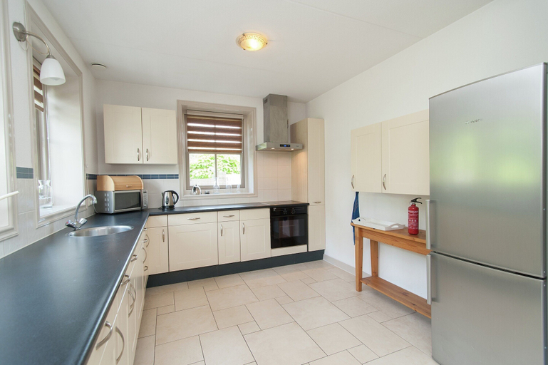 Others 5, Holiday Home Near Dutch Coast & Sauna, Zijpe