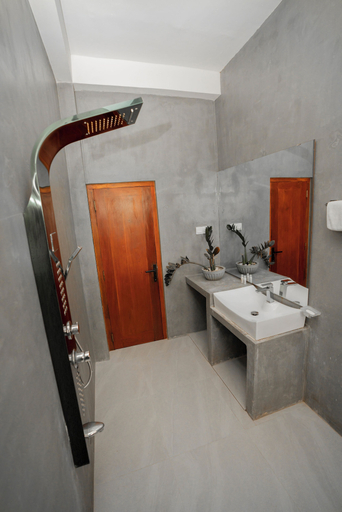 Bathroom 5, Goalie Beachfront Resort, Hikkaduwa