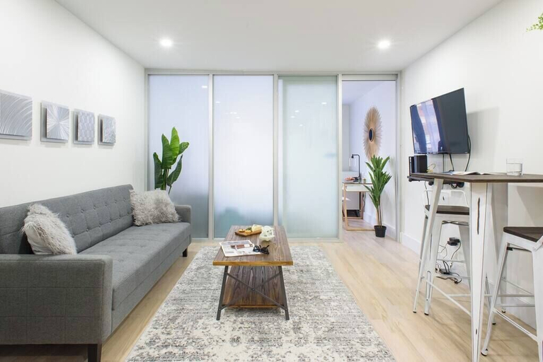 Room 5, 75-1c New 1BR Prime UES W D the Unit Best Value, New York