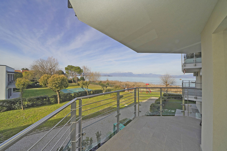 Room 3, Sunset on Sirmione in Sirmione, Brescia