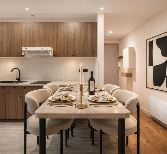 Dining 4, 1525 Clef, Paris