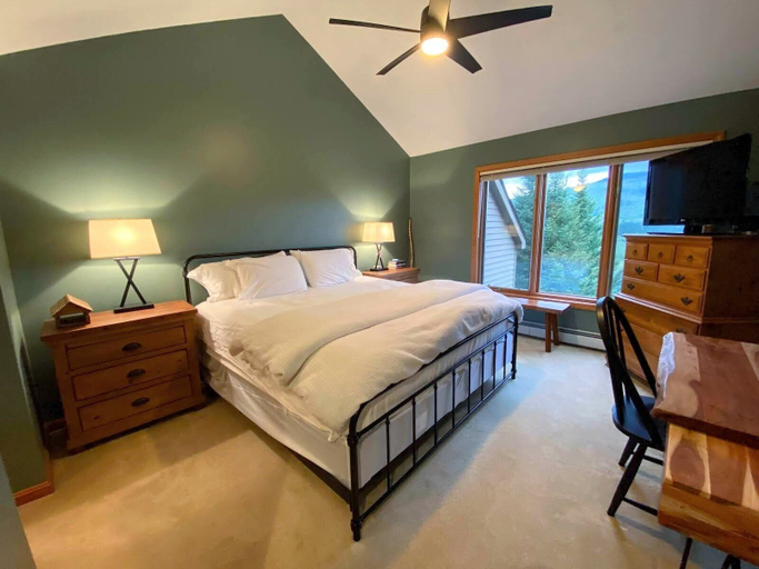 Interior 5, Cr12, Coos