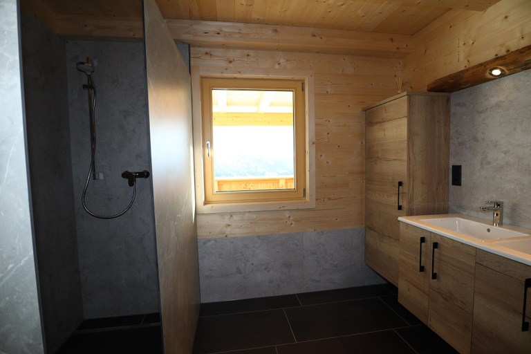 Bathroom 2, Chalet at 1700m with panoramic views, Schwaz