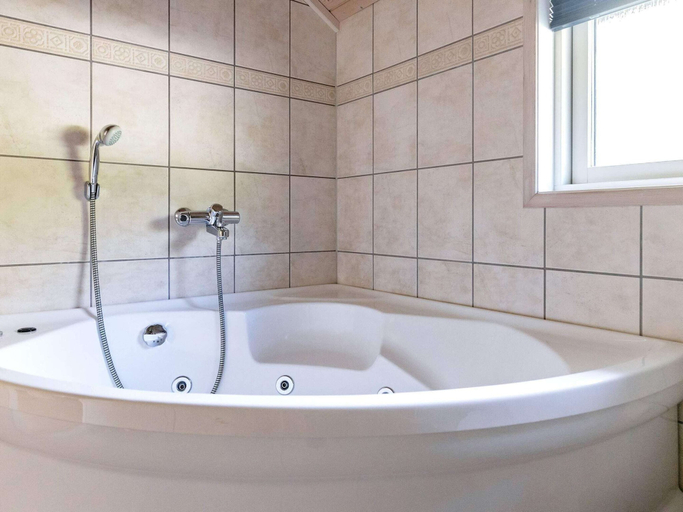 Bathroom 3, 5 Star Holiday Home in Logstor, Vesthimmerland