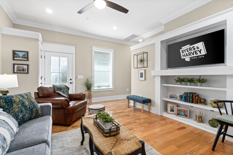 Interior 3, Unit #5 638 Madison St, Montgomery