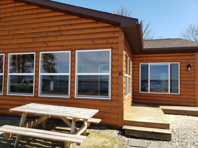 Exterior & Views 2, Sunset Cove Resort, Beltrami