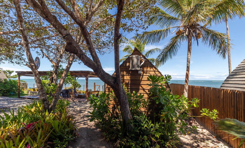 Property grounds 2, Beachfront Cabins in Bahia – OTX, Porto Seguro