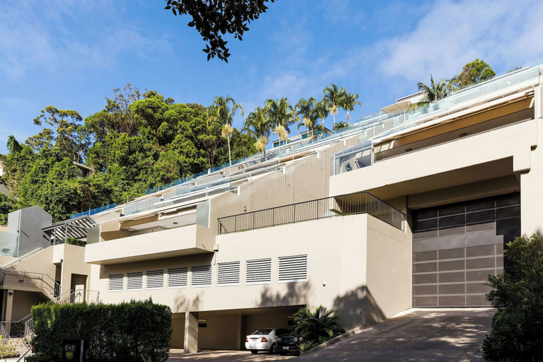 Parking, Number One In Hastings Street, Noosa - Noosa-Noosaville