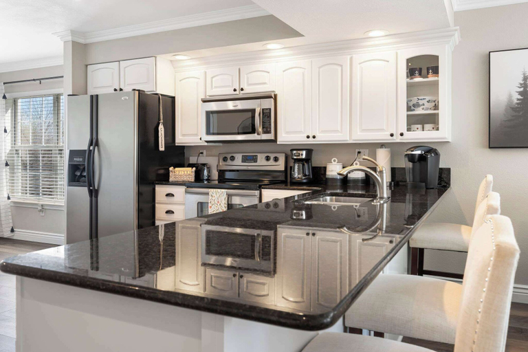 Private kitchen 4, Lakeview Enchantment - Balcony, Taney