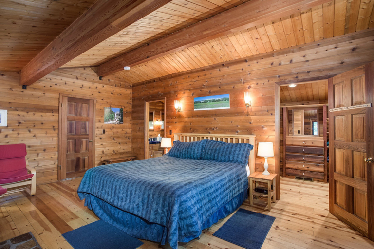 Bedroom 3, Cedar Chalet, Mariposa