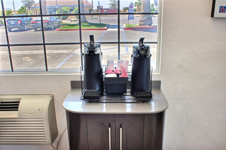 Others 5, Motel 6 Coalinga, CA - East, Fresno