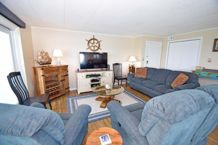 Living area 5, Thunder Island 13a 2 Bedroom Condo, Worcester