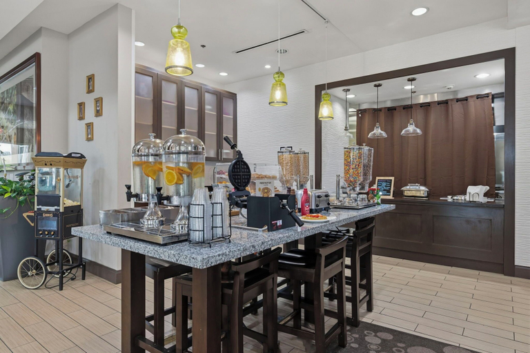 Food & Drinks 5, Kozy Houston North, Houston