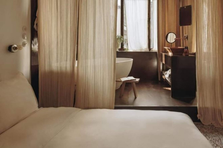 Bedroom 3, Mona Athens, Attica