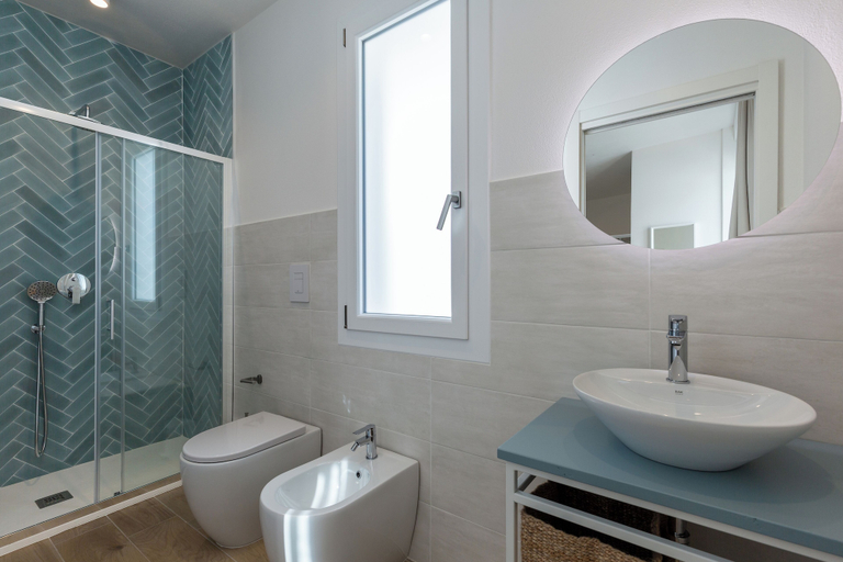 Bathroom 3, Delphis Pula rooms, Cagliari
