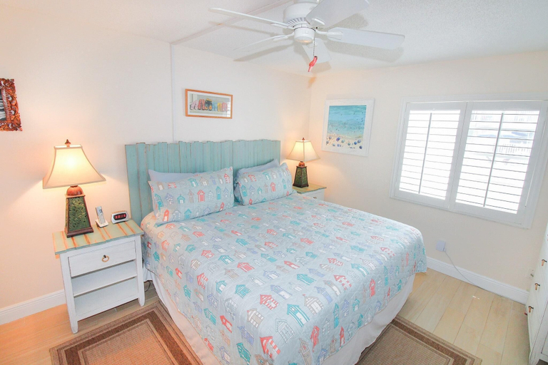 Bedroom, Colony Beach Club 105, Volusia