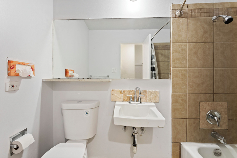 Bathroom 4, Temple View Inn Ogden, Weber