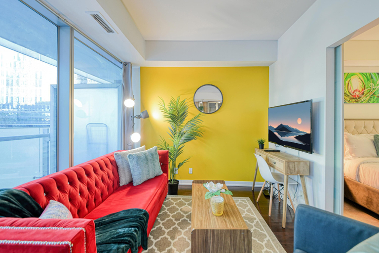 Living area 5, York Street Suites Toronto, Toronto