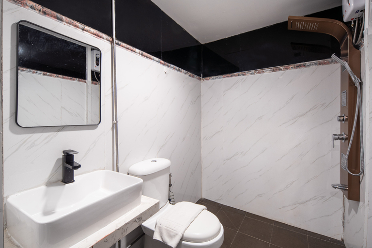 Bathroom 3, The Quay Hotel Bugis, Singapore