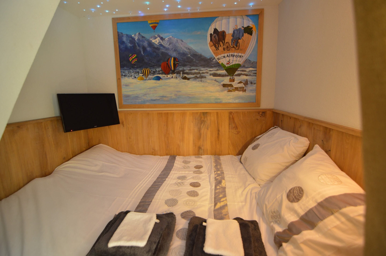 Room 4, Holiday Home in Haaren Near De Efteling, Haaren