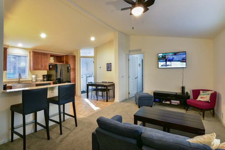 Interior 4, Suter's Forte, Mariposa