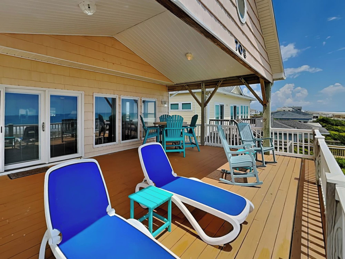 Sport & Beauty, Sunshiny Daze by Topsail Realty, Pender