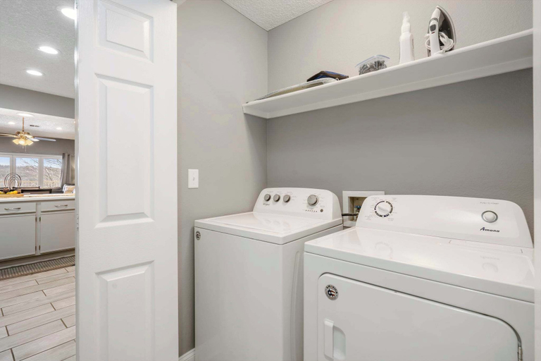 Interior 3, Great Escape I - Private Balcony and Beautiful Views, Taney