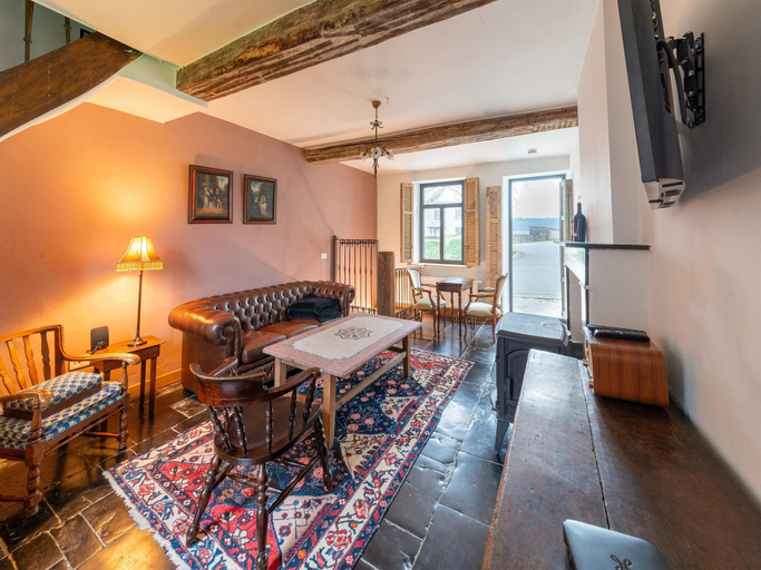 Living room 2, Charming Holiday Home With Garden, Namur