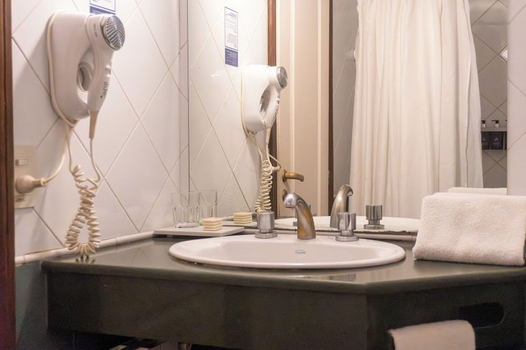 Bathroom 3, Hotel Patagonia Sur, Bariloche