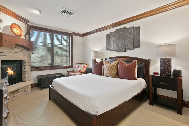 Room 3, Ski-in/ski-out Retreat At Deer Valley 3br 2 Bedroom Condo, Summit