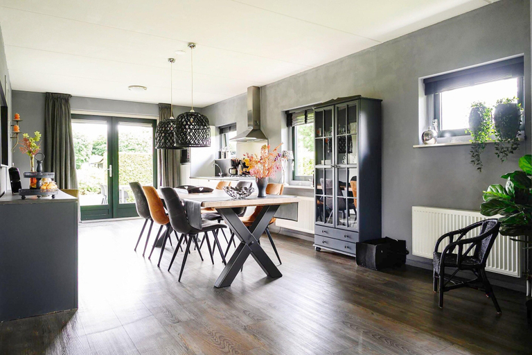 Dining 3, Detached Holiday Home With Jetty and Outdoor spa, Vlagtwedde