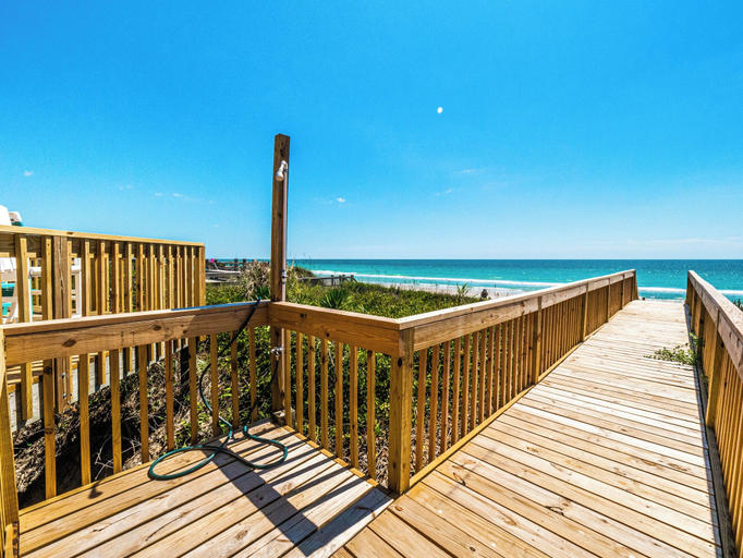 Others 5, Squirrelly Banana by Topsail Realty, Pender